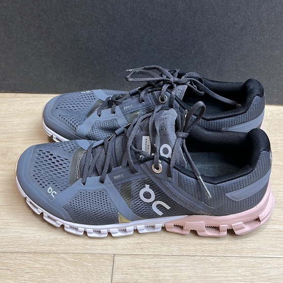 ON Cloudflow Running Shoe SIZE 6 1/2 US - Picture 5 of 10